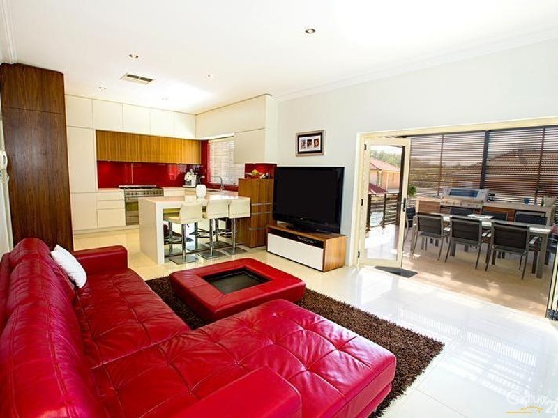20 Snowden Close, Cecil Hills NSW 2171