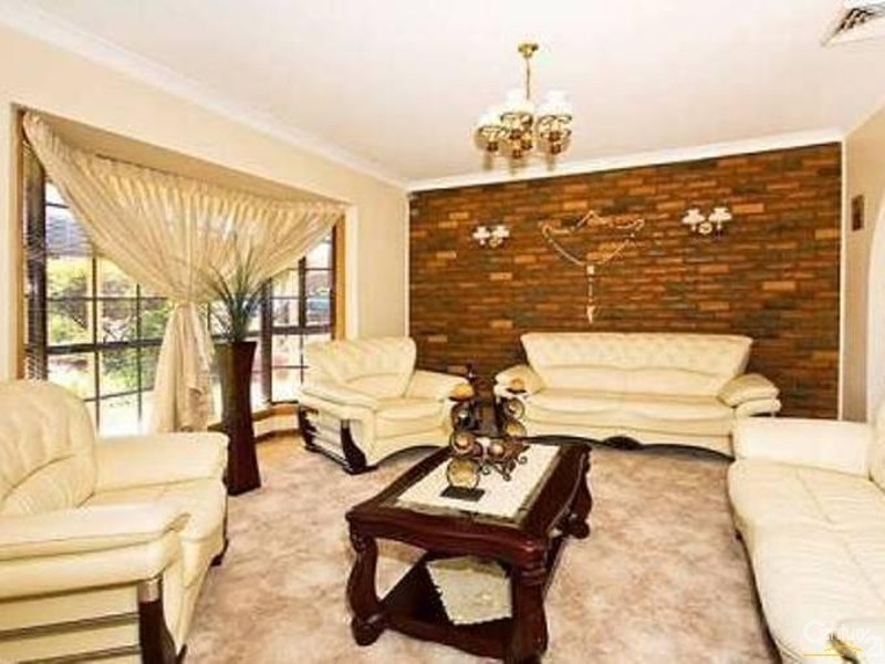 131 Bossley Road, Bossley Park NSW 2176