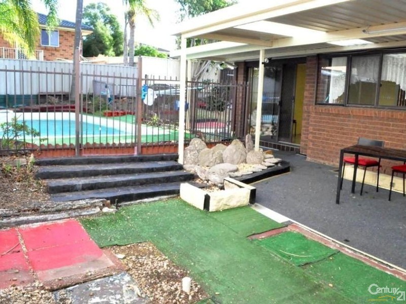 Abbotsbury NSW 2176