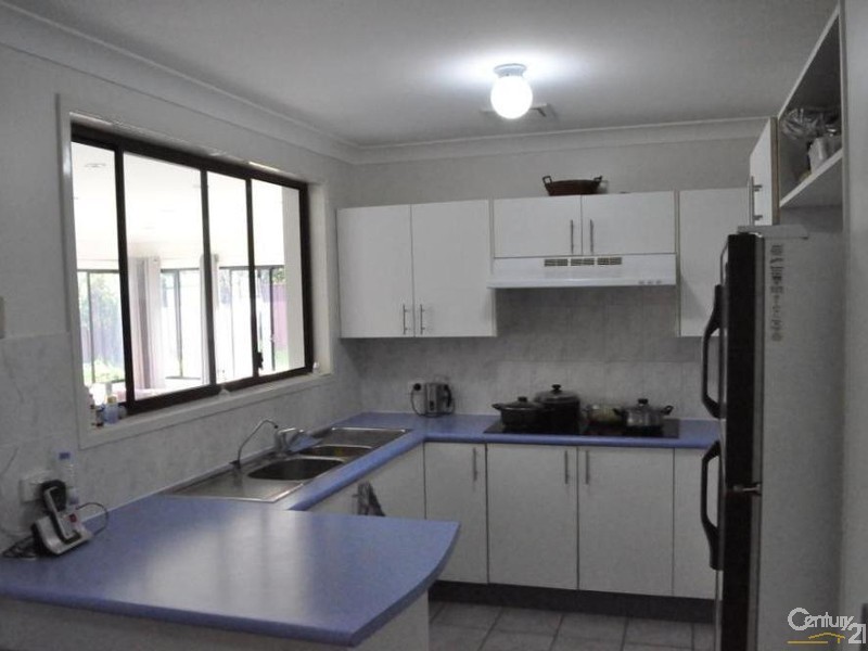 Edensor Park NSW 2176