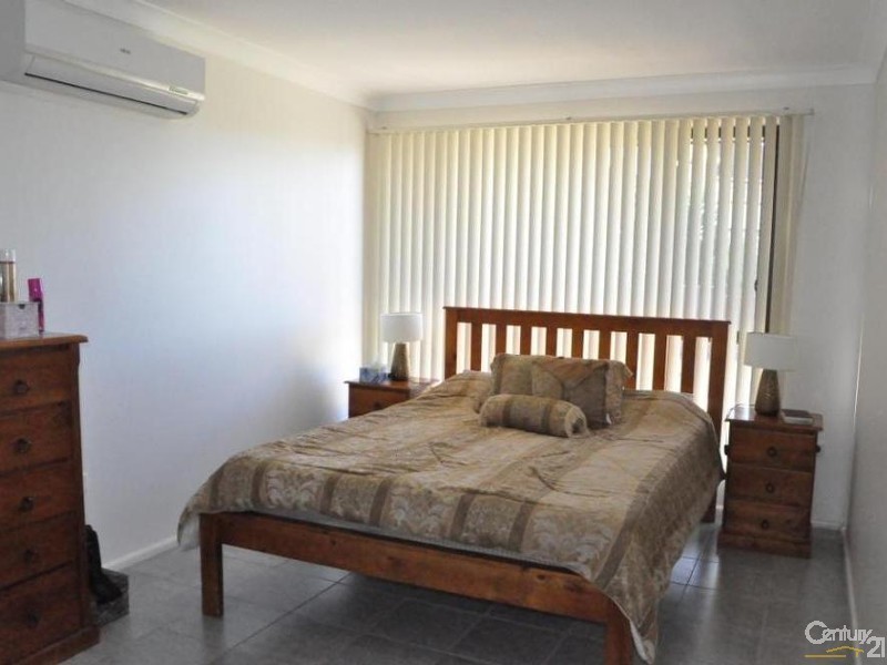 Edensor Park NSW 2176