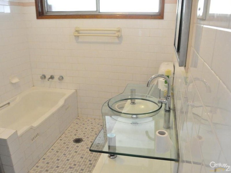 54 Palmerston Road, Fairfield West NSW 2165