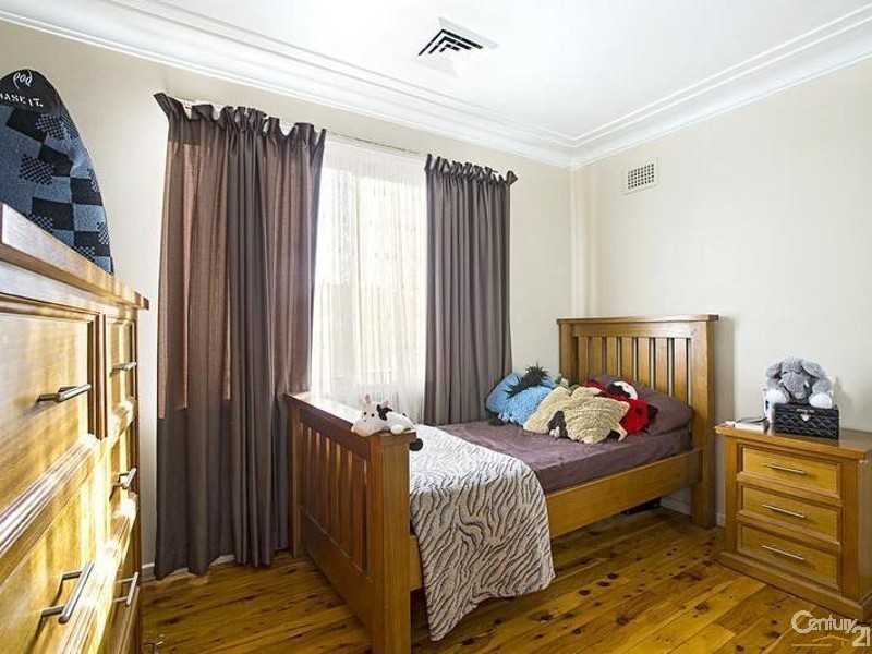 10 Welling Place, Mount Pritchard NSW 2170