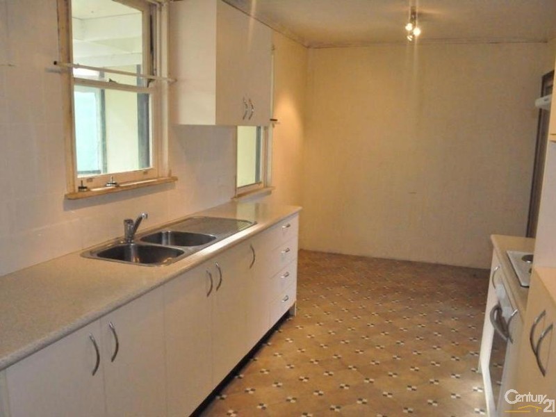 15 Aberdeen Road, Busby NSW 2168