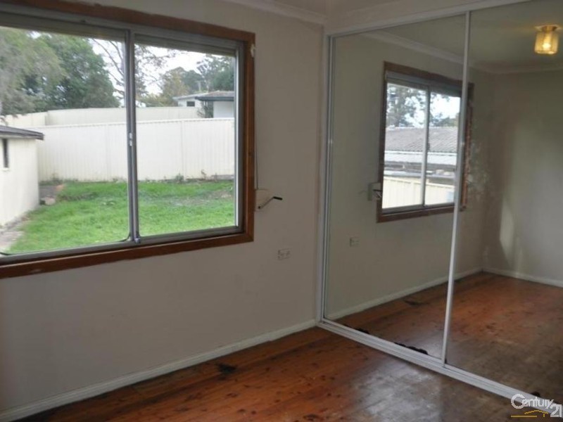 15 Aberdeen Road, Busby NSW 2168