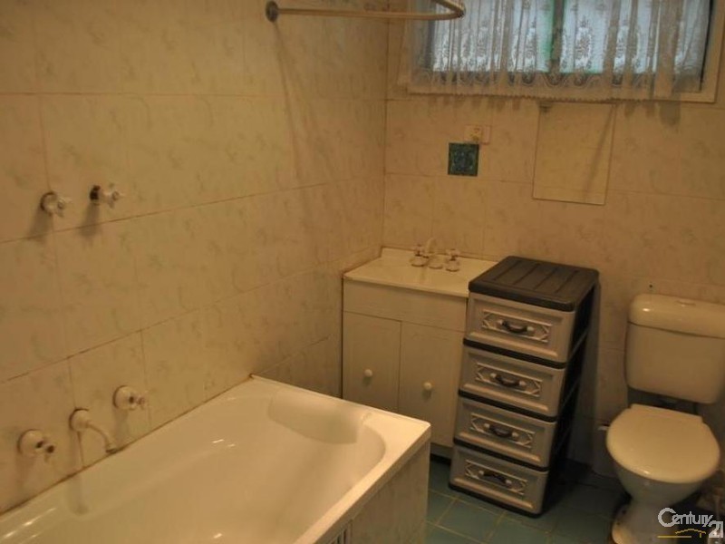 15 Aberdeen Road, Busby NSW 2168