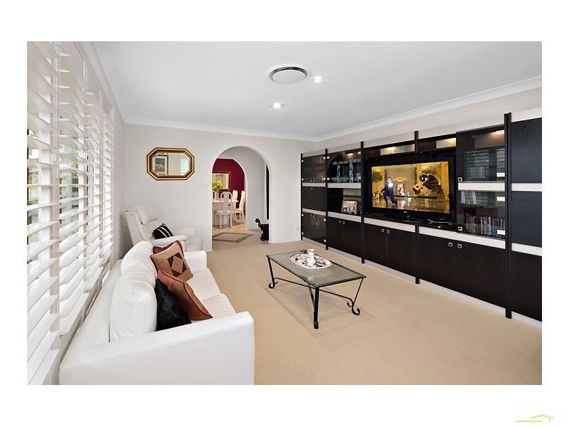 8 Berenbel Pl, Westleigh NSW 2120