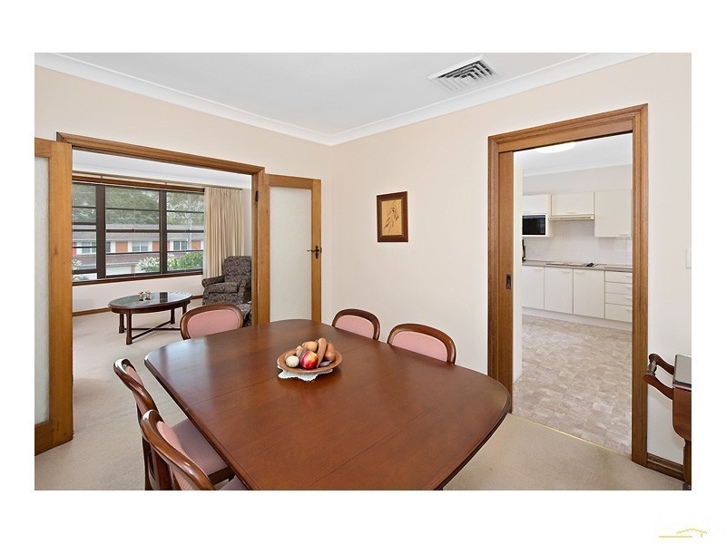 17 Greenhaven Dr, Pennant Hills NSW 2120