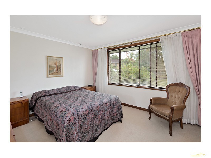 17 Greenhaven Dr, Pennant Hills NSW 2120
