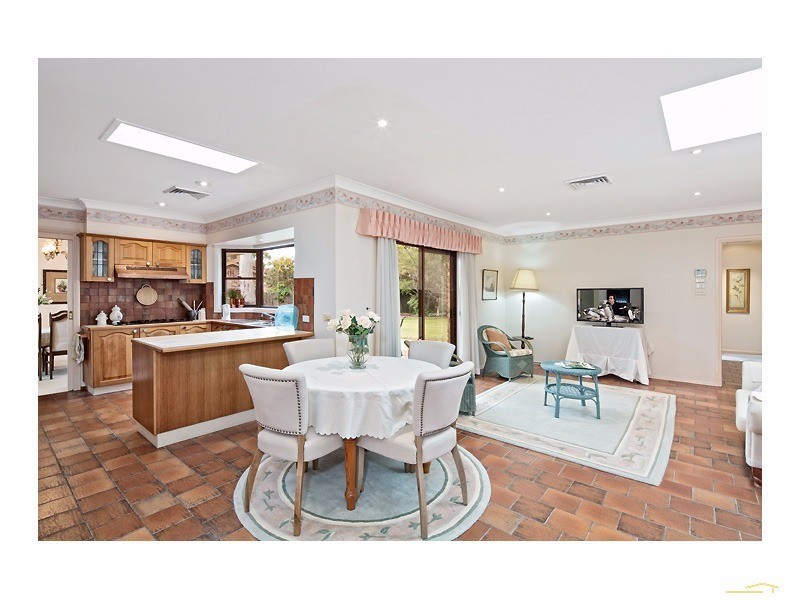 7 Cornhill Pl, Cherrybrook NSW 2126