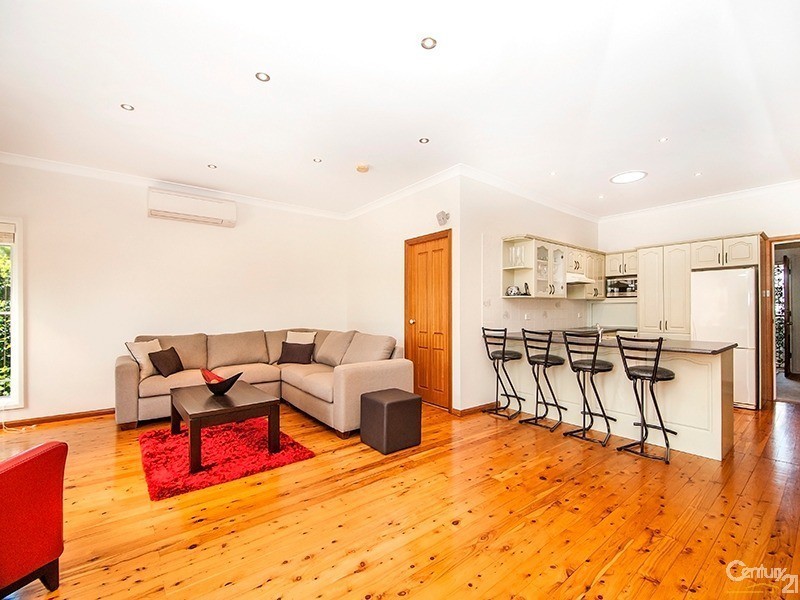 6 Sandakan Road, Revesby Heights NSW 2212