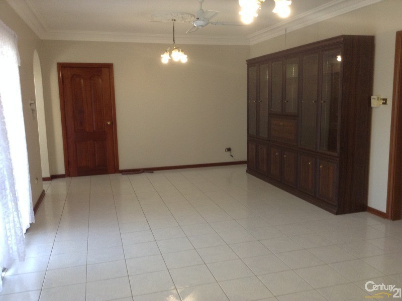 1b Bungalow Crescent, Bankstown NSW 2200