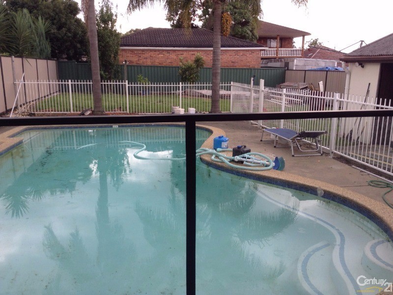 9 Omega Place, Greenacre NSW 2190