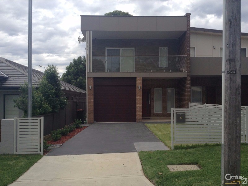 13 Cheatle Street, East Hills NSW 2213