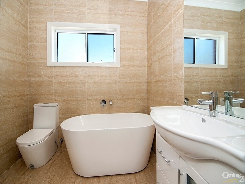 13 Cheatle Street, East Hills NSW 2213