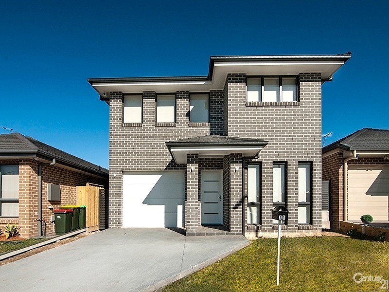 25 Vogue Ave, Moorebank NSW 2170