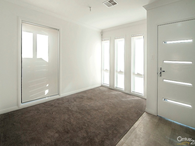 25 Vogue Ave, Moorebank NSW 2170