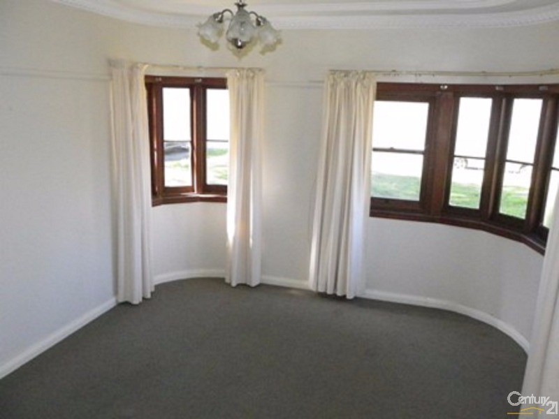 37 Monie Ave, East Hills NSW 2213