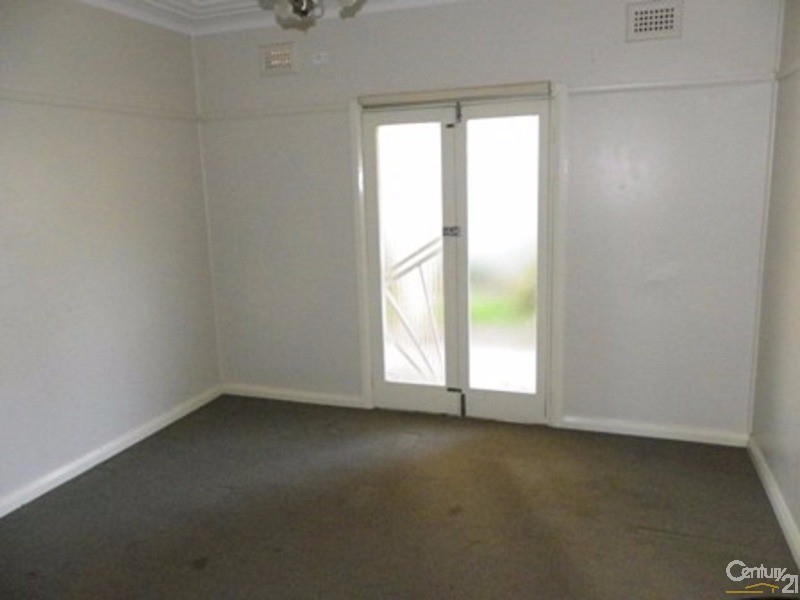 37 Monie Ave, East Hills NSW 2213