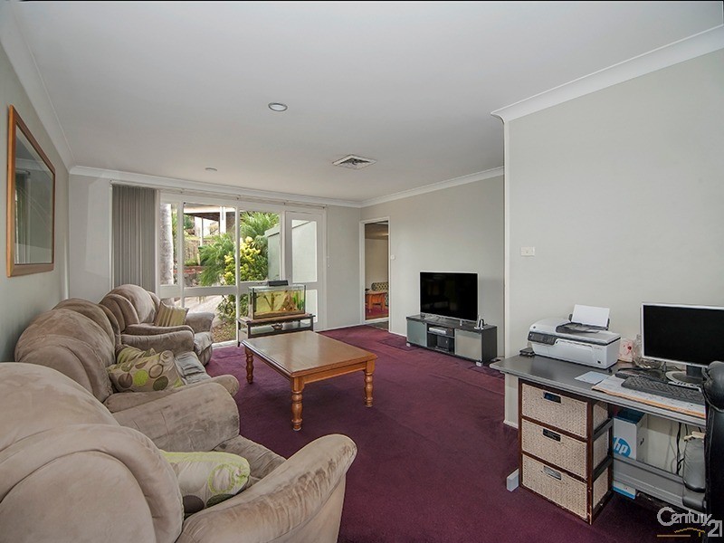 19 Gal Crescent, Moorebank NSW 2170