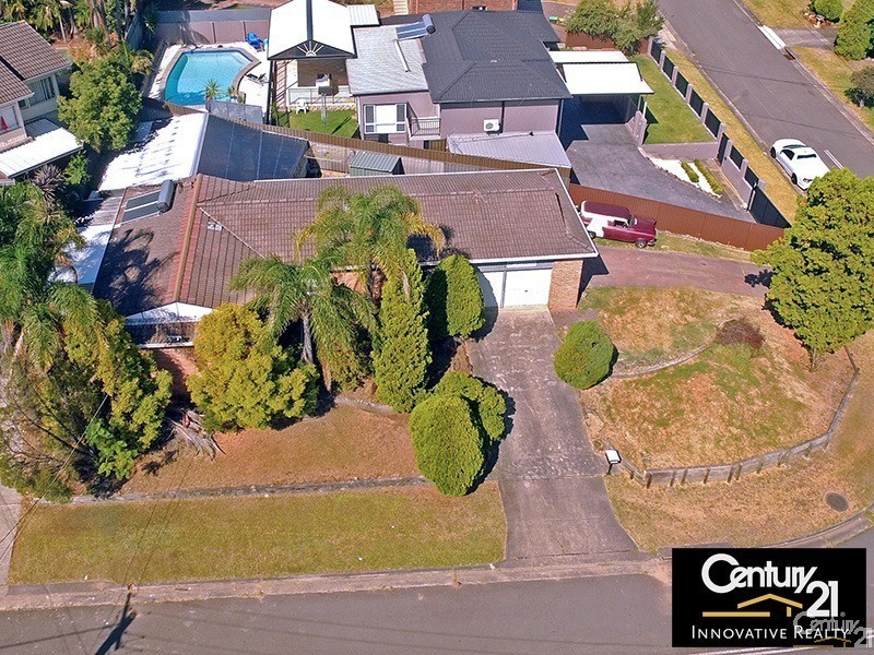 19 Gal Crescent, Moorebank NSW 2170