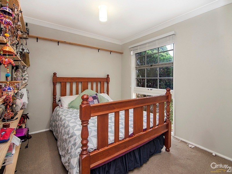 19 Gal Crescent, Moorebank NSW 2170