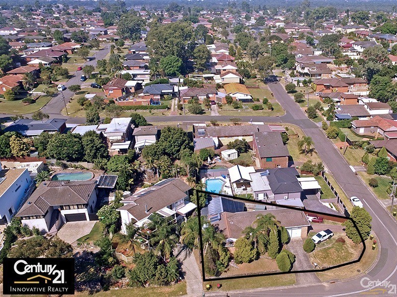 19 Gal Crescent, Moorebank NSW 2170