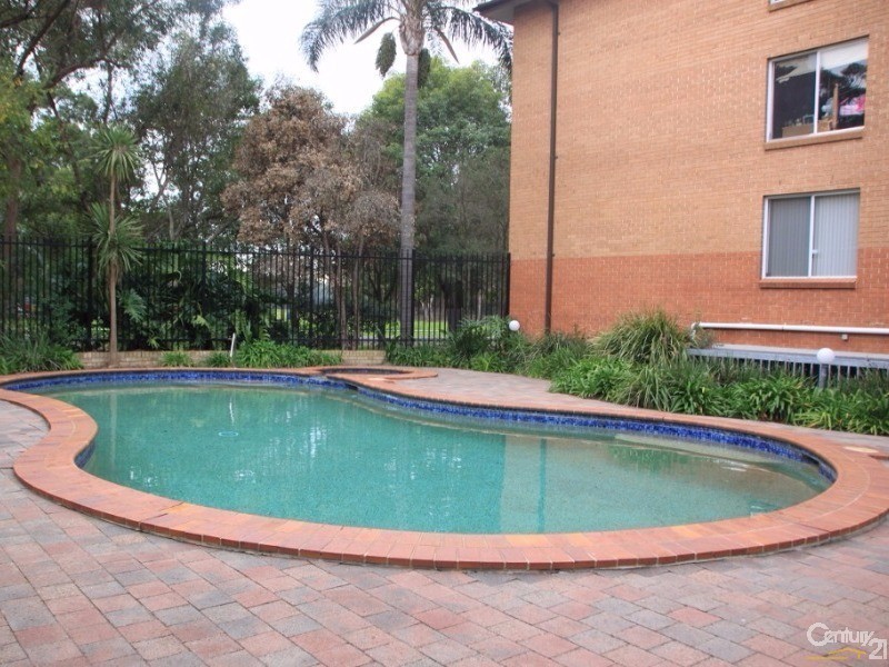 15 Mead Drive, Chipping Norton NSW 2170