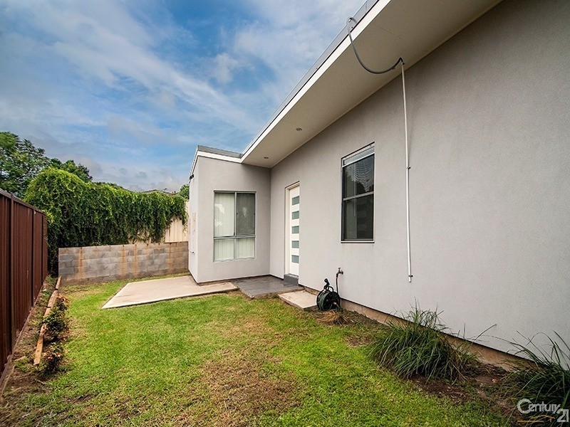 2 Randolph Street, Campbelltown NSW 2560