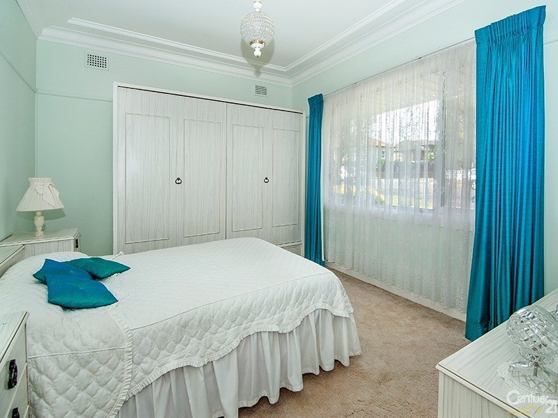 6 Junction Street, Mortdale NSW 2223