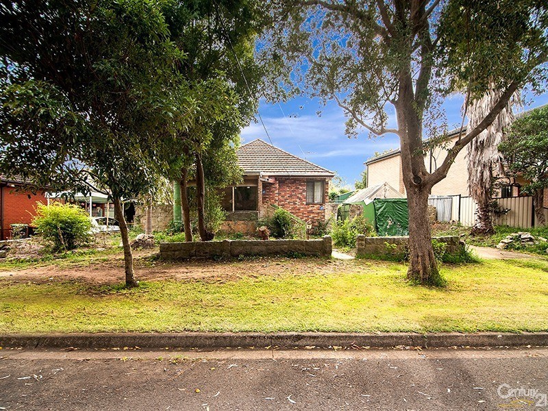 6 Forrest Road, East Hills NSW 2213