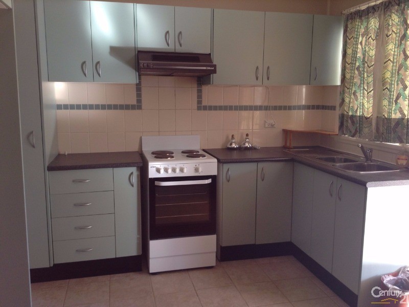 22 Eileen Street, Picnic Point NSW 2213