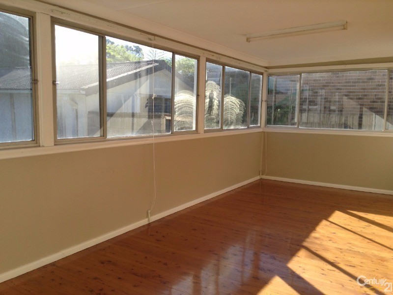 22 Eileen Street, Picnic Point NSW 2213