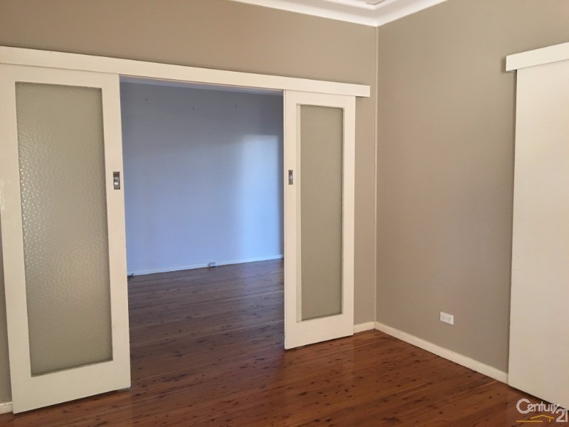 22 Eileen Street, Picnic Point NSW 2213