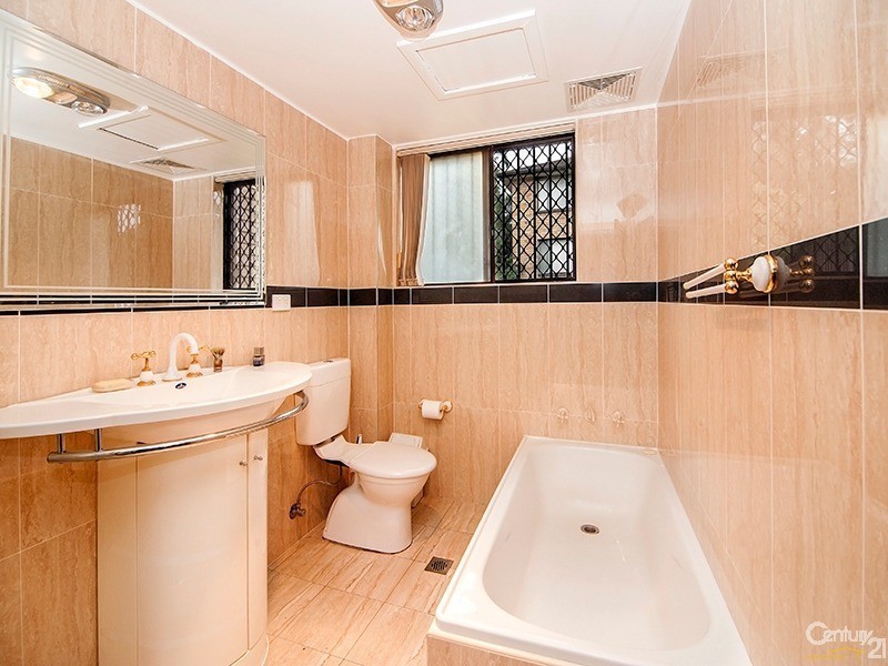 2/8-12 Hixson Street, Bankstown NSW 2200