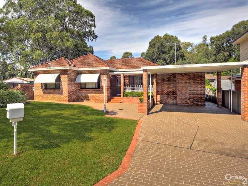 28 Mae Crescent, Panania NSW 2213