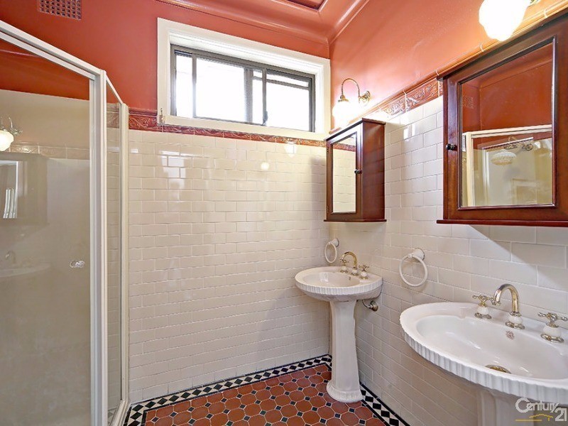 28 Mae Crescent, Panania NSW 2213
