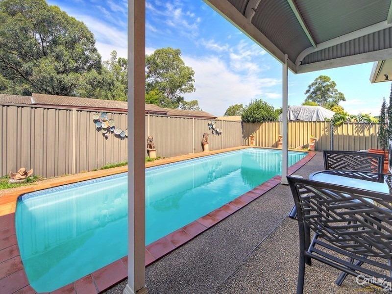 28 Mae Crescent, Panania NSW 2213