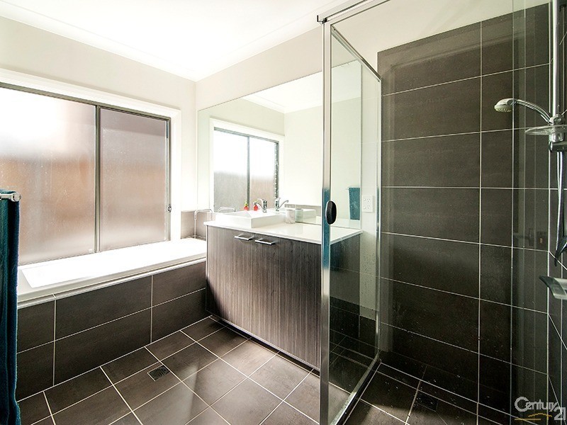 4 Cotter Lane, Moorebank NSW 2170