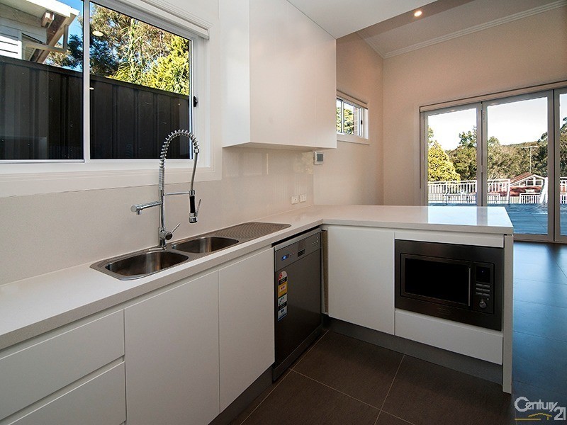 748A Henry Lawson Dr, Picnic Point NSW 2213