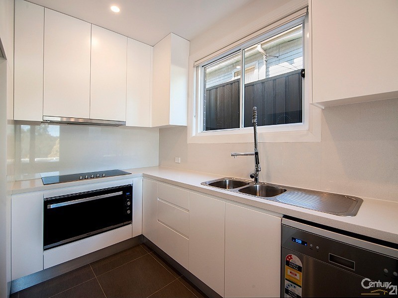 748A Henry Lawson Dr, Picnic Point NSW 2213