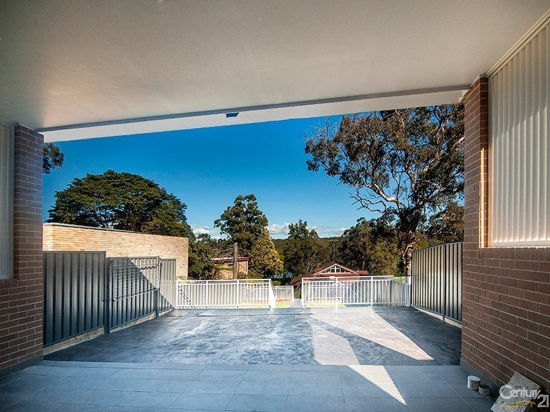 748A Henry Lawson Dr, Picnic Point NSW 2213