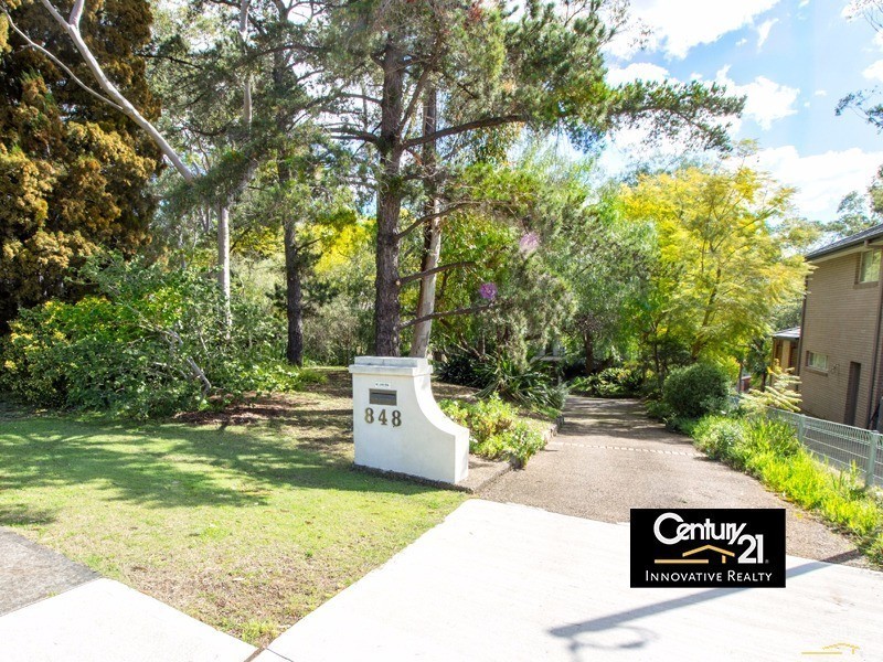 848 Henry Lawson Drive, Picnic Point NSW 2213