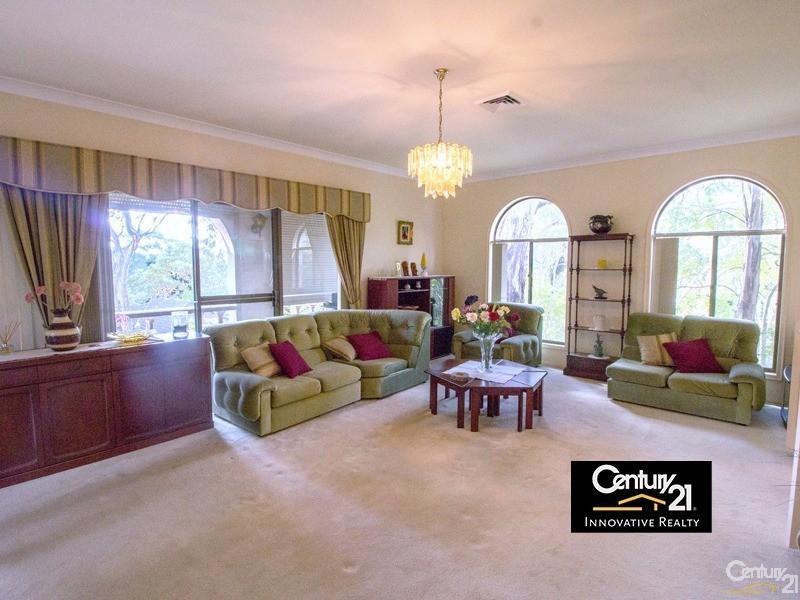 848 Henry Lawson Drive, Picnic Point NSW 2213