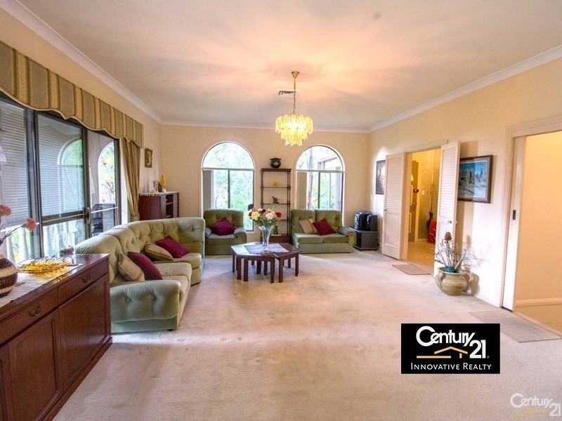 848 Henry Lawson Drive, Picnic Point NSW 2213