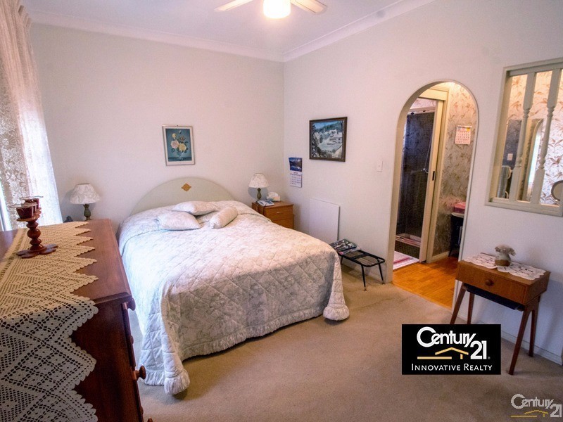 848 Henry Lawson Drive, Picnic Point NSW 2213