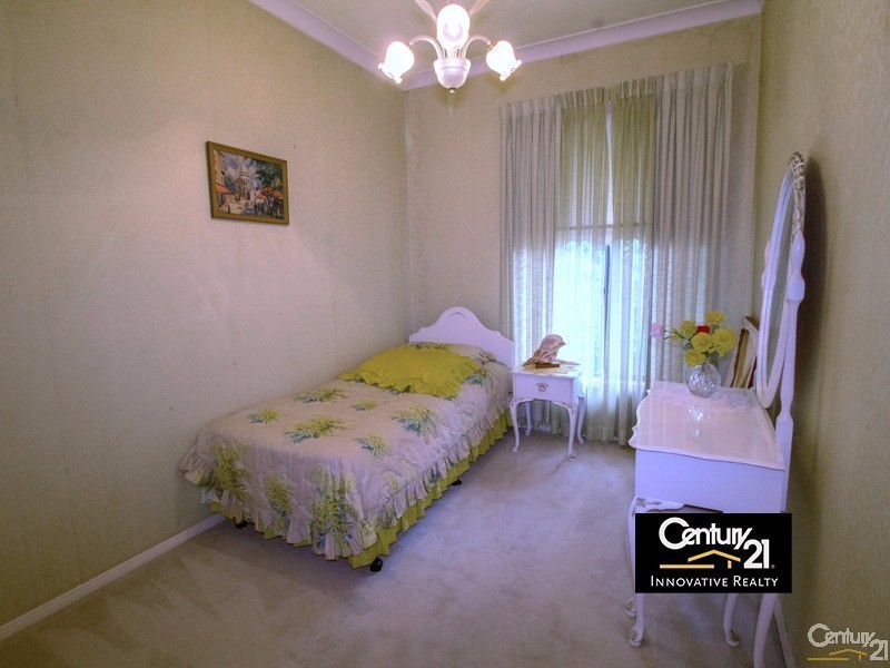 848 Henry Lawson Drive, Picnic Point NSW 2213