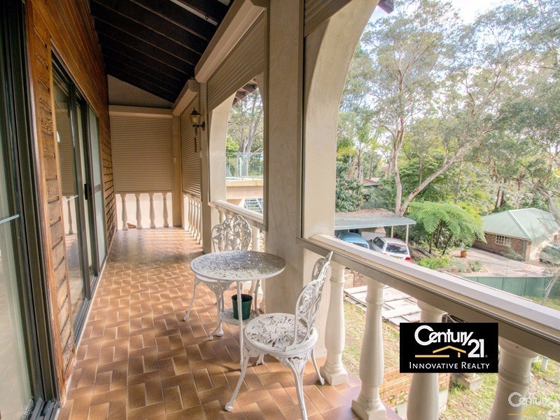848 Henry Lawson Drive, Picnic Point NSW 2213