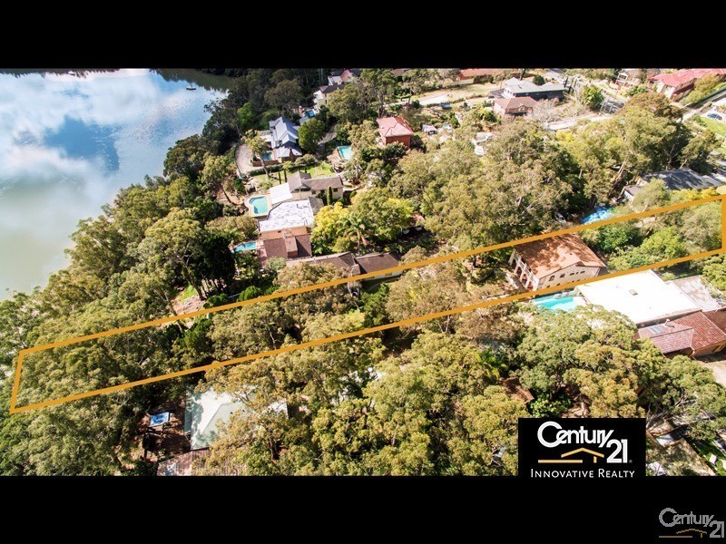 848 Henry Lawson Drive, Picnic Point NSW 2213