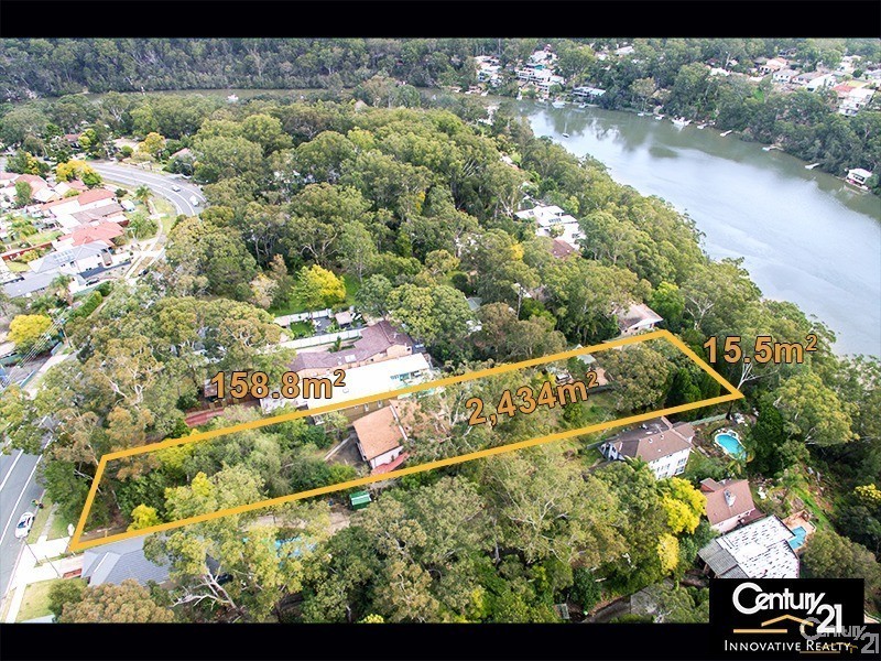 848 Henry Lawson Drive, Picnic Point NSW 2213
